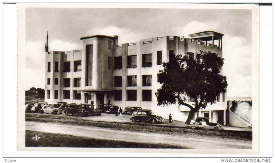 ALGERIE - DJIDJELLI - Le Casino (véhicules)