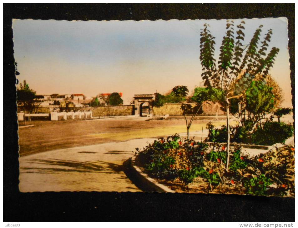 DJIDJELLI -- LA PORTE DE LA CITADELLE