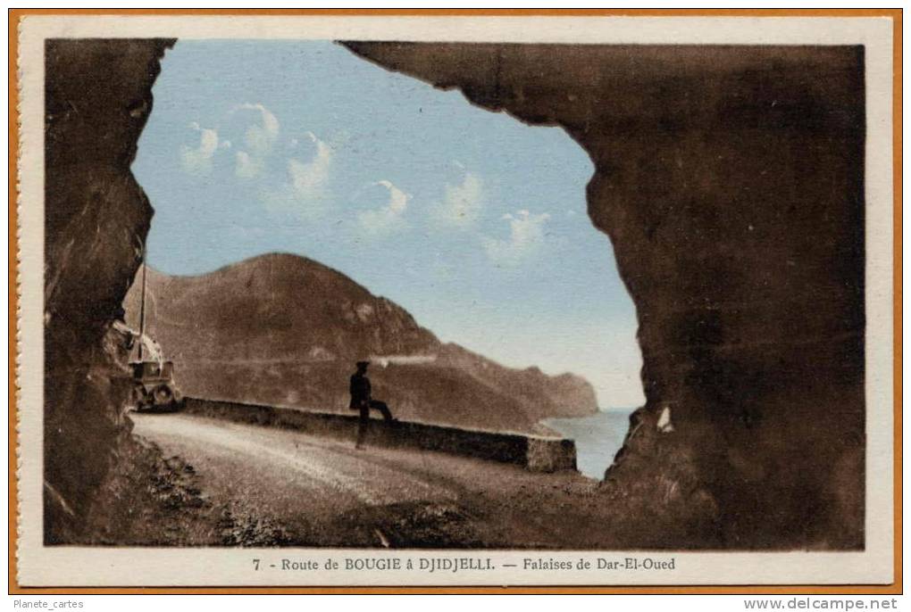 Algérie / Route de BOUGIE à DJIDJELLI - Falaises de Dar El Oued (animée)