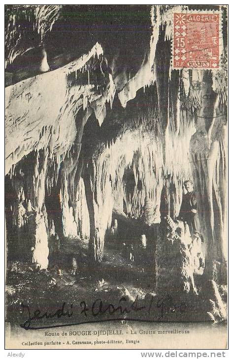 NEW CPA ROUTE DE BOUGIE-DJIDJELLI *** LA GROTTE MERVEILLEUSE AVEC PERSONNAGE *** 1930