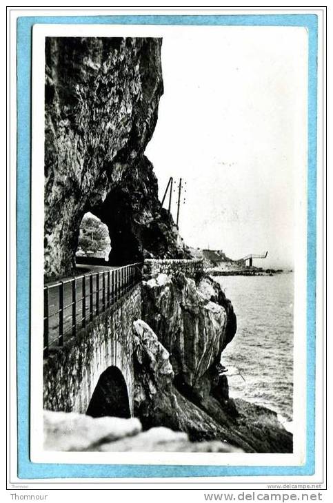 Route de la Corniche entre BOUGIE et DJIDJELLI  -  Le Pont des Grandes Falaises  - 1952 -  BELLE CARTE  PHOTO -