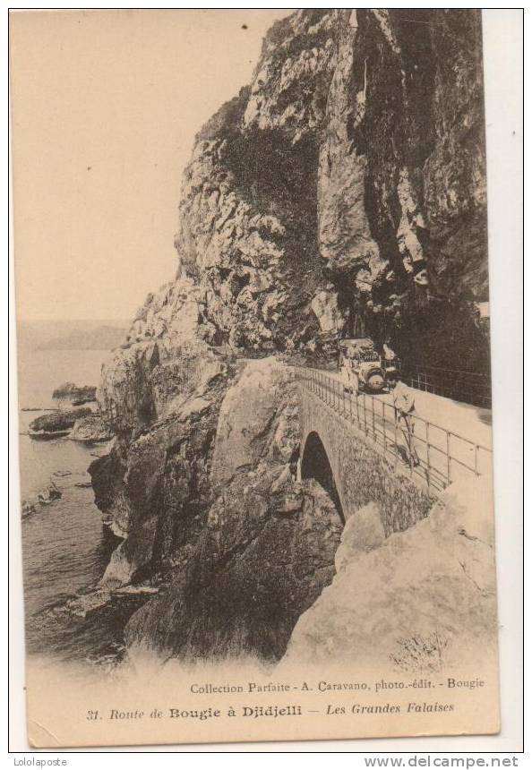 ALGERIE - CPA -  Route de Bougie à Djidjelli  - Voiture ancienne - Belle carte