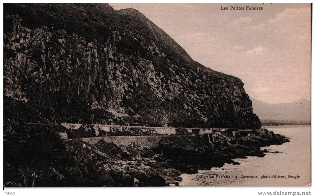 Route de Bougie à Djidjelli. Les Petites Falaises