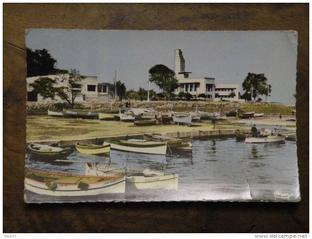 Carte Postale  Ancienne  DJIDJELLI  Un coin du Port et l´ Hôtel de Ville