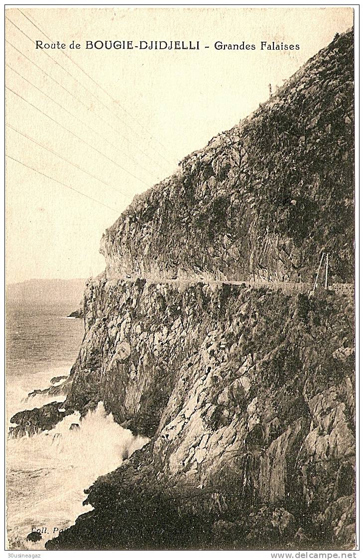 CPA,.Algérie,Route Bougie Djidjelli, grandes falaises. DV