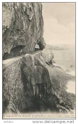 Corniche de Bougie à Djidjelli Dans les Grandes Falaises