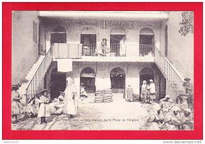 E-Algerie-278A01  MASCARA, une maison de la place de l'Argoub, animation, cpa BE