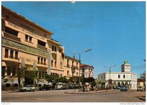 ALGERIE MASCARA - Maison de l'Agriculture et la Mosquée Camions Véhicules dont 4L Renault