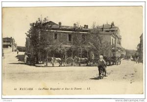 Carte Postale Ancienne Algérie - Mascara. La Place Mogador et Rue de Tiaret