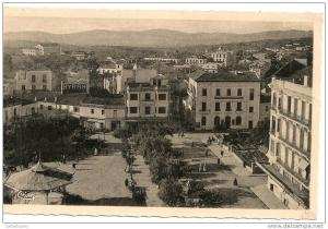 MASCARA ( Algérie )  - Vue Générale et Place Gambetta  ( C.P.S.M.   , Pt  -  Ft  )