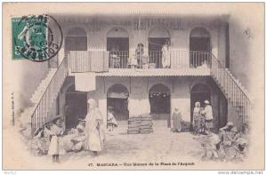 MASCARA.- (ALGERIE)  UNE MAISON DE LA PLACE DE L'ARGOUB  - (BELLE ANIMATION)