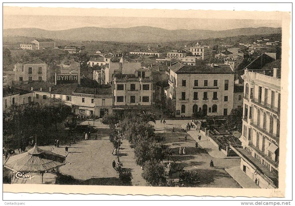 MASCARA ( Algérie )  - Vue Générale et Place Gambetta  ( C.P.S.M.   , Pt  -  Ft  )
