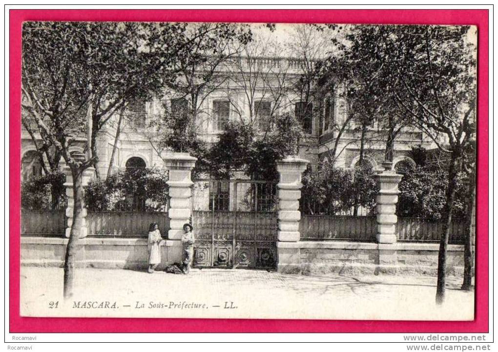 CPA - ALGERIE - MASCARA - La Sous Préfecture N°21 - Animée