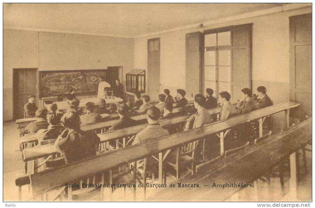 ALGERIE - MASCARA - ECOLE PRIMAIRE SUPERIEUR DE GARCOS - L'AMPHITHEATRE
