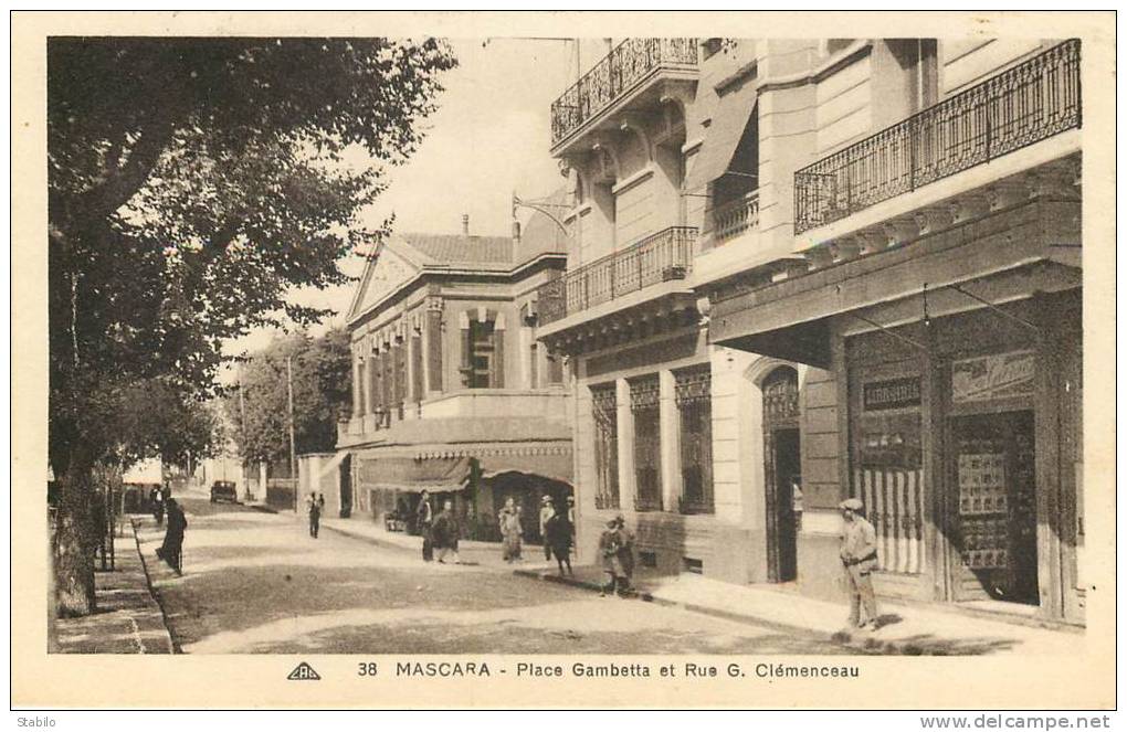 ALGERIE - MASCARA - PLACE GAMBETTA ET RUE G. CLEMENCEAU