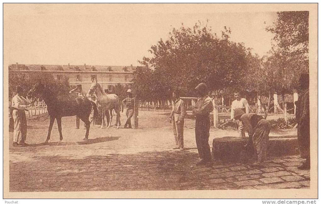 Mascara.- (Algérie)  La  Caserne des Chasseurs  - (belle animation - chevaux - éditeur Librairie Garson)
