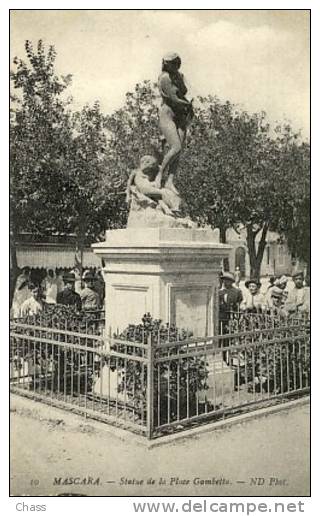 cpa-Algerie-Mascara-statu e  de la place Gambetta(animée)