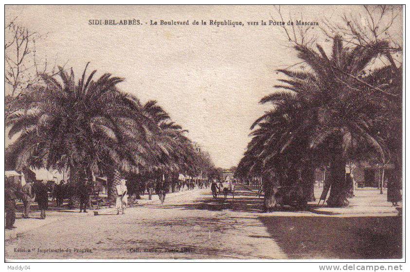 CPA ALGERIE - SIDI-BEL-ABBES - Le Boulevard de la République, vers la Porte de Mascara -