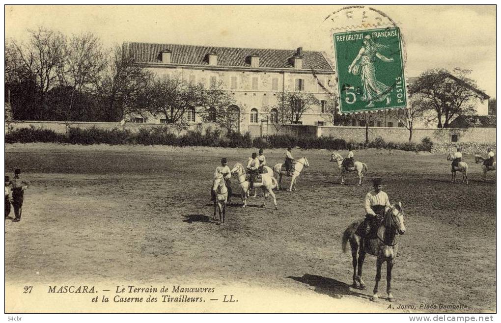 CPA ( algerie) MASCARA  le terrain de manoeuvres et la caserne des tirailleurs