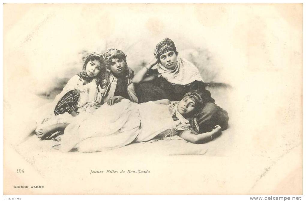 CPA ALGERIE / Jeunes filles de Bou Saada