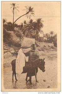 ALGERIE 117 CPA  BOU SAADA trois amis femme enfant et ane    belle carte