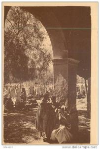 ALGERIE 116 CPA  BOU SAADA une échappée sur le marché arabe   belle carte