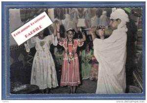 carte postale Algérie Bou-Saada danses Ouled Naïls  musicien trés beau plan