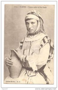 Algérie , Femme Arabe de Bou-Saada