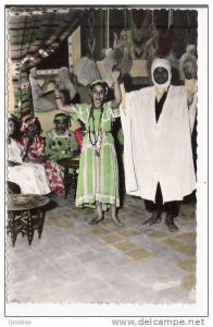 BOU-SAADA 109 CITE DU BONHEUR LE SALON DE DANSES . DANSES OULED NAILS