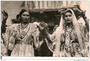 1960   ; BOU  SAADA  DANSEUSES  OULED  NAILS   animee