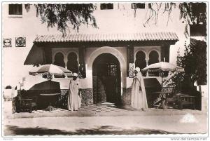 CPSM Algérie  Bou Saada . L´Entrée de L´Hôtel Transatlantique