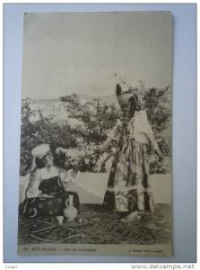 ALGERIE  -  BOU-SAADA    Sur les  TERRASSES  ( J. GEISER  photo , Alger)