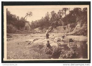 CPA Bou-Saada, Dans l`oued