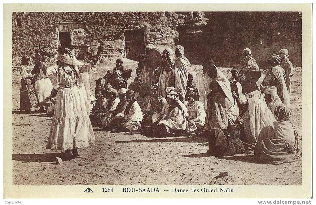 34Ch   Algerie Bou Saada  danse des Ouled Naïls