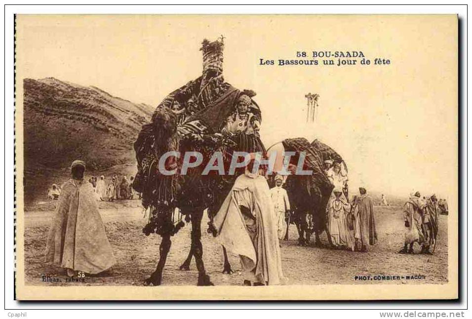 CPA Bou saada Les Bassours un Jour de Fete Chameaux