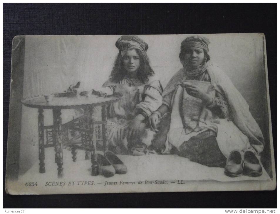 ALGERIE - Scènes et Types - JEUNES FEMMES de BOU-SAÂDA - correspondance du 30 décembre 1918 - salie (voir scans)