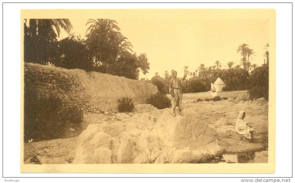ALGERIA BOU SAADA 47837 POSTCARD FONTAINE MAHBOUL MARABOUT DINET PEOPLE