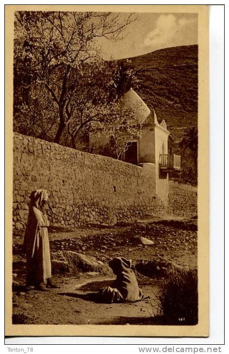 BOU-SAADA  -  DANS L' OUED