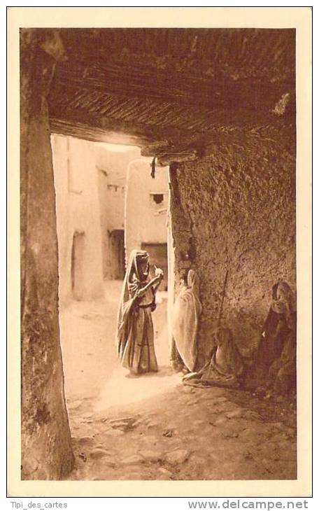 Bou-Saada - Rue de la Ville Arabe