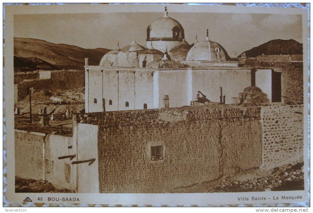 CPA ALGERIE 40. BOU SAADA VILLE SAINTE LA MOSQUEE ANIMEE