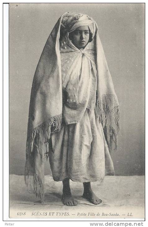 ALGERIE - SCENES ET TYPES - Petite fille de Bou-Saada