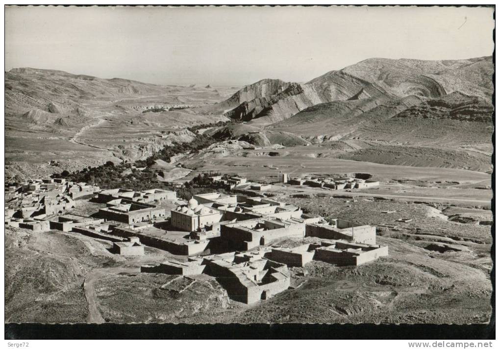 cpsm  14  BOU.SAADA (Algérie)  Cité du Bonheur  EL HAMEL.  Vue générale