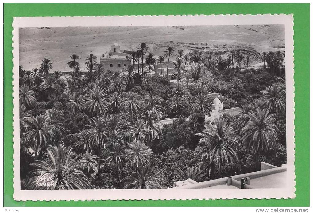 Algérie Bou Saada Boussada Tombeau du peintre Alphonse / Nasreddine Dinet vue de l'hôtel Transatlantique Edit EPA