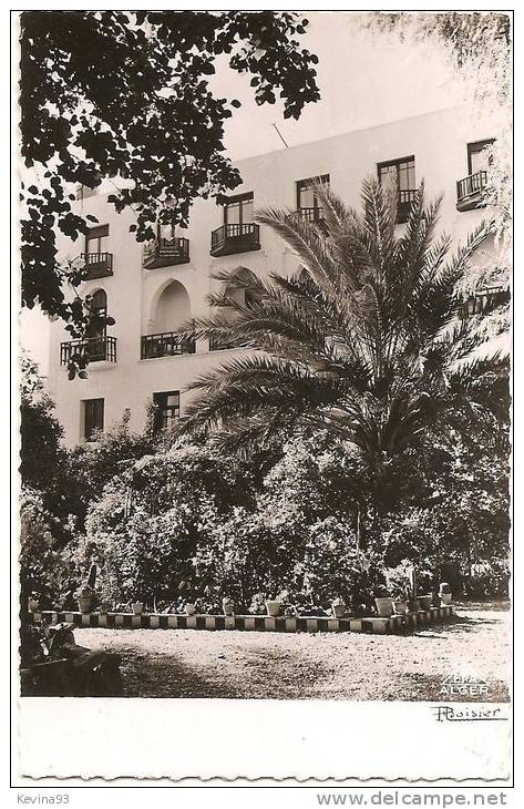 CPSM Algérie  Bou Saada . Les Chambres de L´Hôtel Transatlantique vues des Jardins