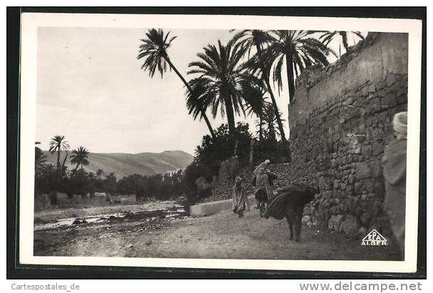 CPA Bou Saada, Dans l'oued