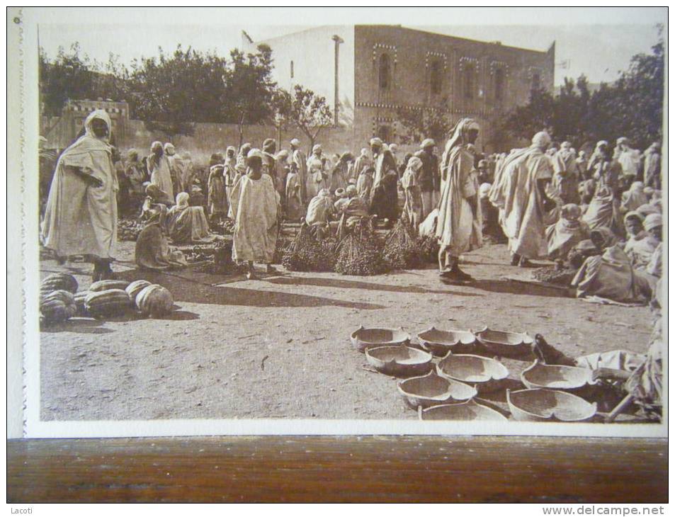 ALGERIE - BOU-SAADA - un jour de marché - CPA n°23