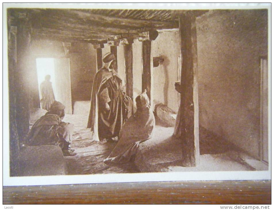 ALGERIE - BOU-SAADA - vestibule dans la mosquée du palmier