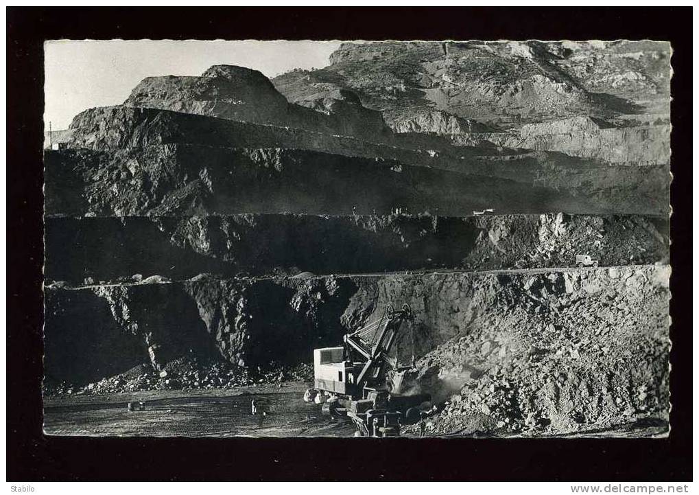 ALGERIE - MINES - OUENZA - CHANTIER SAINTE-BARBE - EXCAVATEUR A CHENILLES, DUMPER