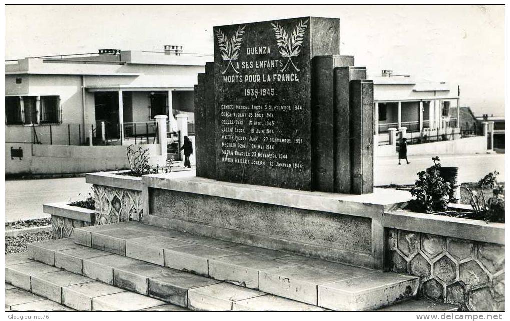 OUENZA....MONUMENT AUX MORTS...CPSM PETIT FORMAT ANIMEE