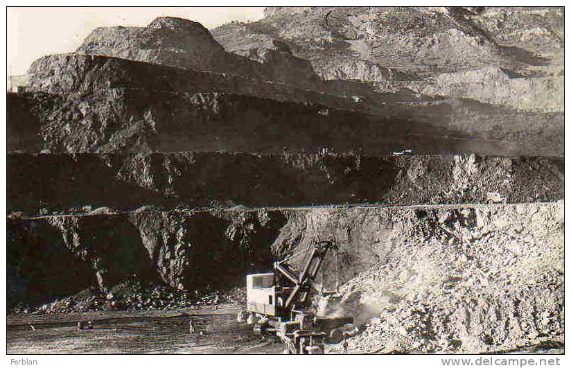 AFRIQUE. ALGERIE. OUENZA. Vue sur une Excavatrice, Chantier Sainte Barbe. Carte Dentelée.